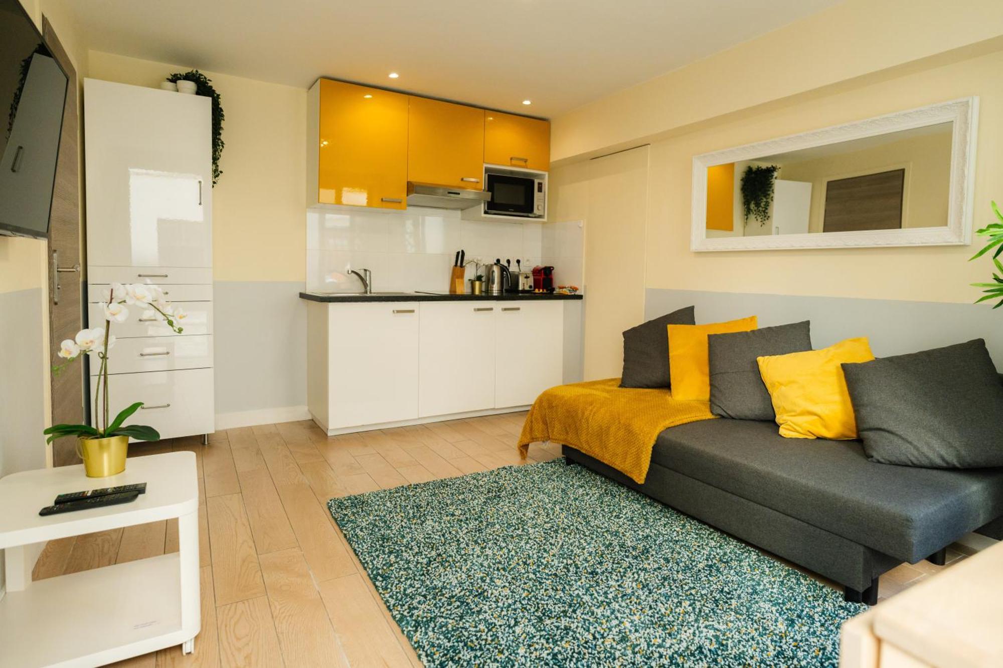 Beautiful Yellow Near Marais And Bastille Appartamento Parigi