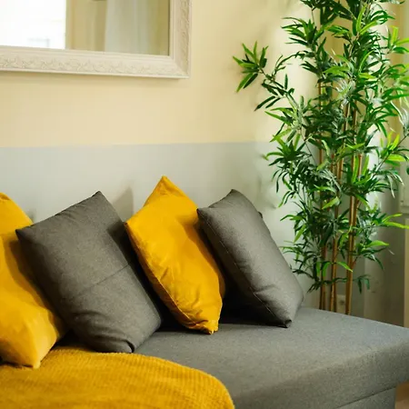 Beautiful Yellow Near Marais And Bastille Appartamento